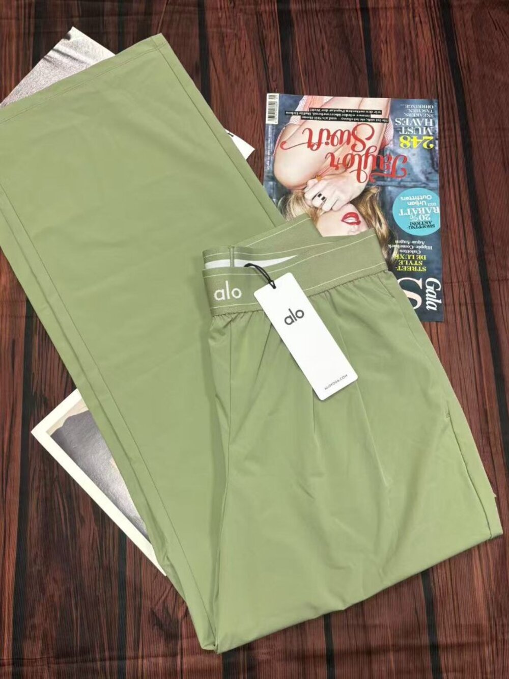🍃Alo Yoga Suit Up Trouser Regular Dune Grass Women's Casual Trousers - Picture 6 of 6